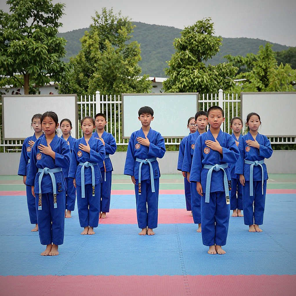 Tsarukyan - Danis: khi một ứng viên tranh đai UFC đem suất của mình đặt cược ở giải vật tự do